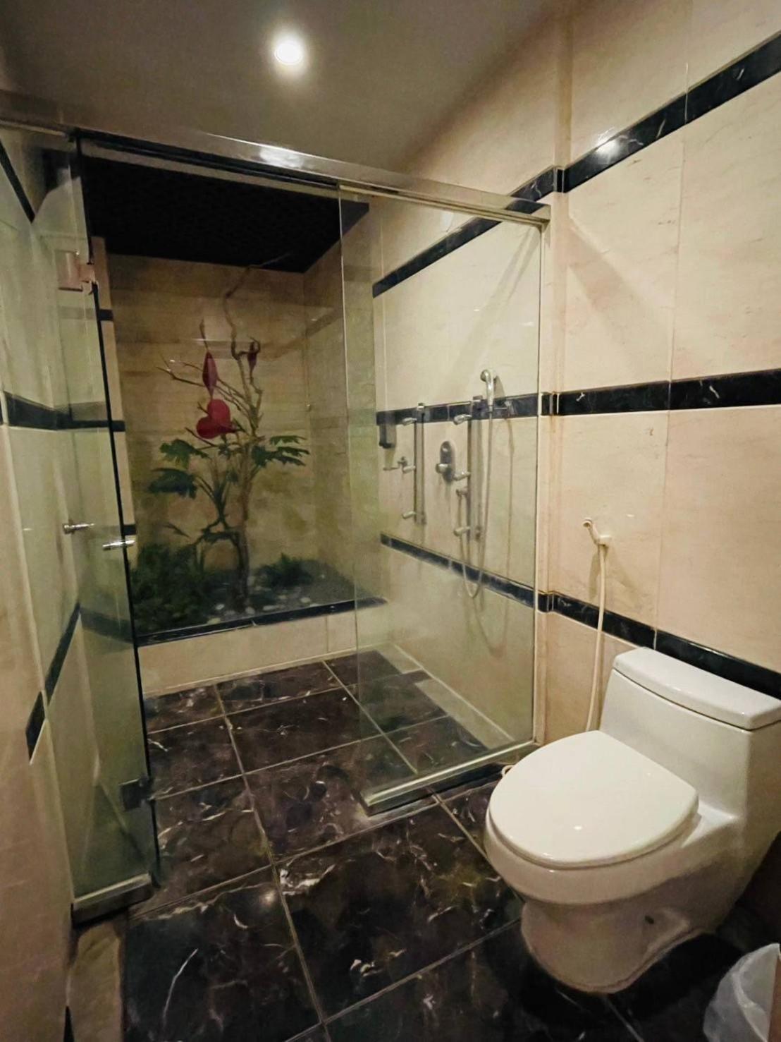 Royal Garden Motel - Chiayi Branch Luaran gambar